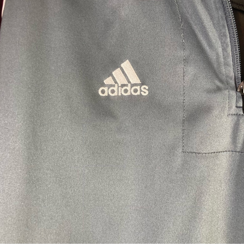 🔥 Adidas Athletic Pullover – Sporty Performance Style 🔥 - Picture 6 of 12